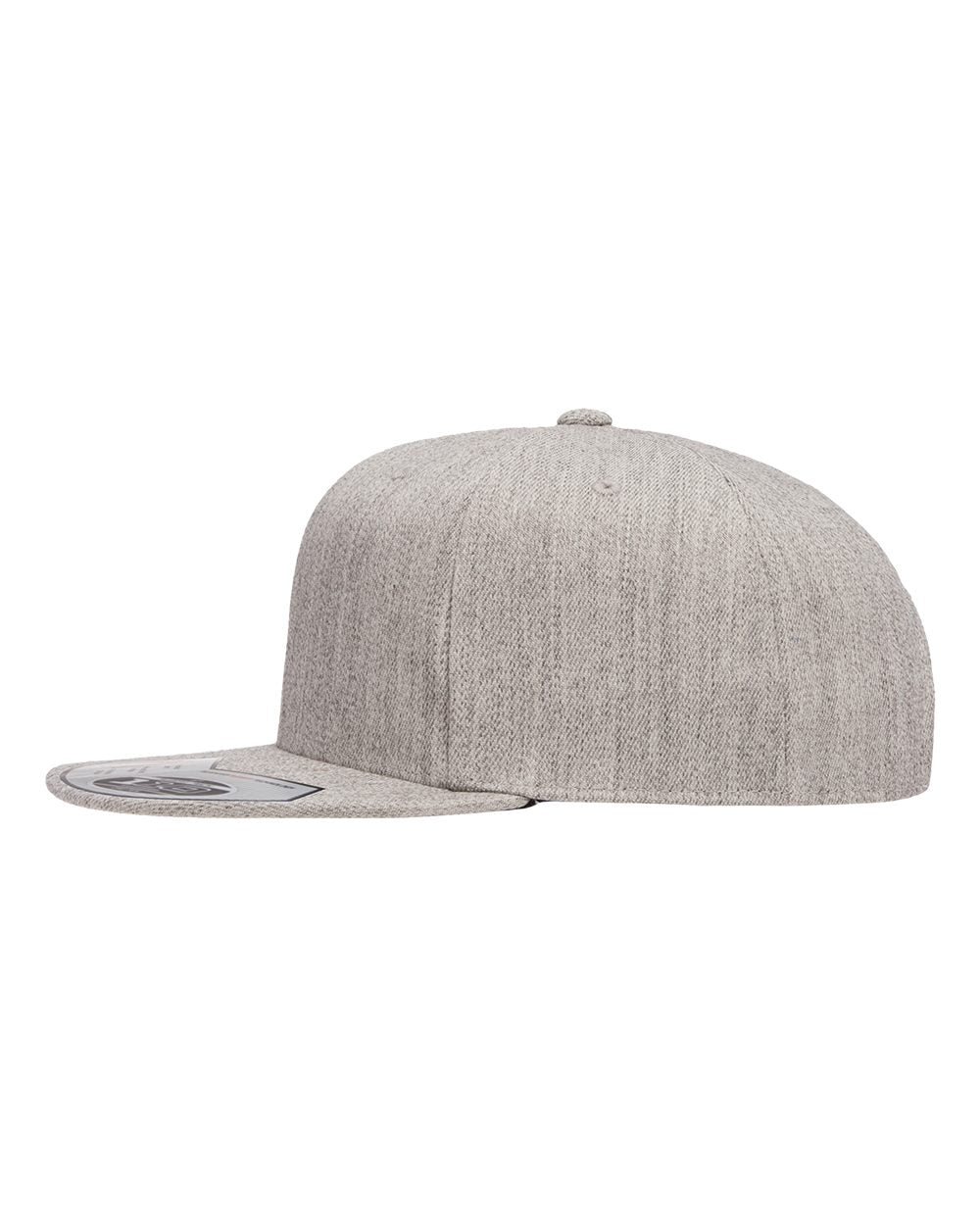 Light gray cap on a white background